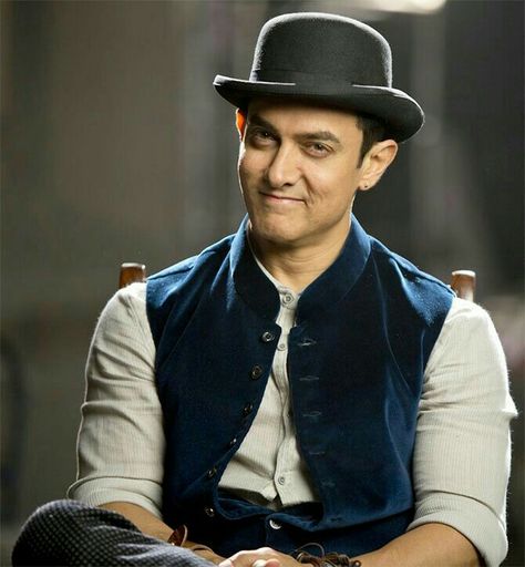 Dhoom 3, Kiran Rao, Amir Khan, Heart Throb, Mens Hats Fashion, Indian Actors, Mens Fashion Edgy, Aamir Khan, Bowler Hat