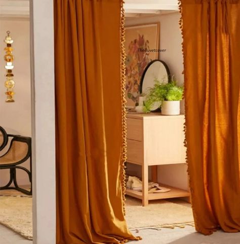 Cortina Boho, Rideaux Boho, Urban Outfitters Curtains, Orange Curtains, Window Curtains Living Room, Farmhouse Shower Curtain, Farmhouse Shower, Bohemian Curtains, Ikea Curtains