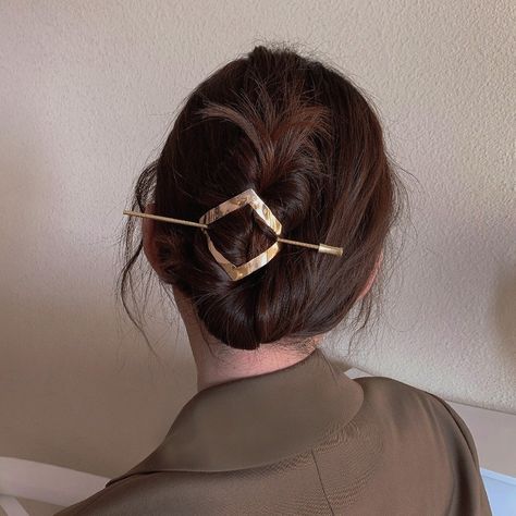 No Veil Wedding Hair, Plants Growing, Hair Adornments, Hair Slide, Hair Stylist Life, Chengdu, Latest Trend, New Trend, Hair Pin