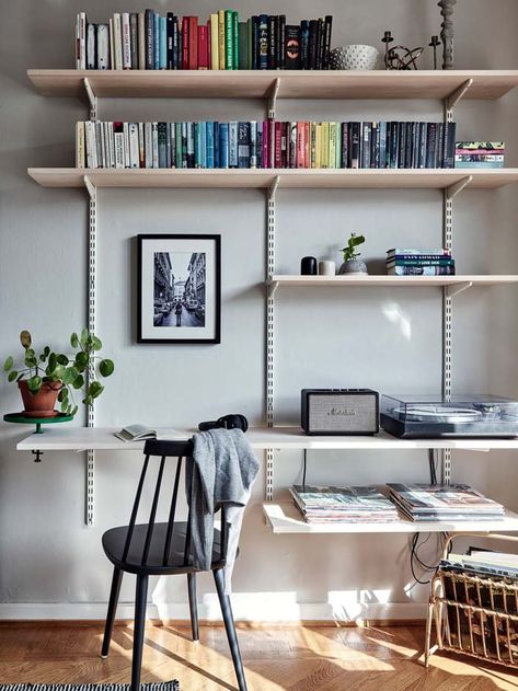 Keltainen talo rannalla Scandinavian Apartment, Scandi Decor, Bookcase Design, Shelf Wall, Home Office Space, Hard Wood, Home Library, Home Office Design, Apartment Living