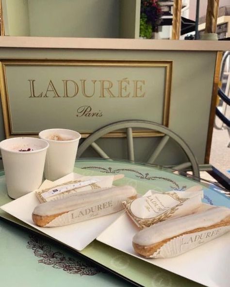 Laduree Paris, Visual Gallery, Mint Green Aesthetic, French Aesthetic, Paris Vibes, Paris Aesthetic, Old Money Style, Beige Aesthetic, Old Money Aesthetic