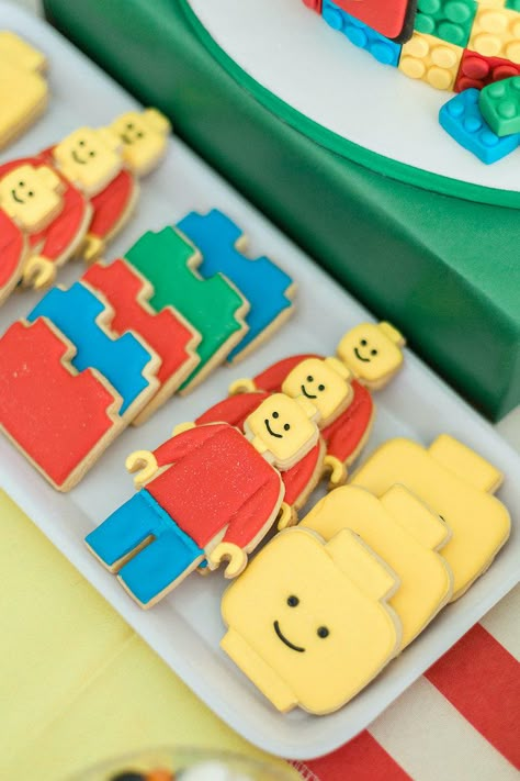 Lego Bday Party Ideas, Lego Party Ideas Decoration, Lego Birthday Party Food, Lego Theme Birthday Party, Lego City Birthday, Legos Birthday, Lego Party Decorations, Lego Cookies, Lego Decor