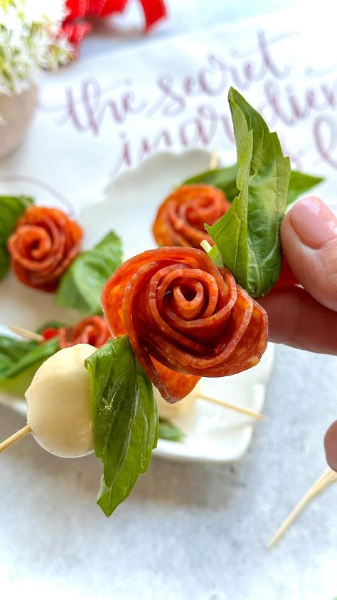 Cheese, Charcuterie, Fun Food Boards & MORE | •PEPPERONI ROSE SKEWERS• Love is in the air with these sweet little snacks!! ❤️🌹 They are great in a lunch, as an after-school snack, or… | Instagram Flower Themed Snacks, Cute Appetizers For Party, Pepperoni Rose, Flower Snacks, Charcuterie Skewers, One Bite Appetizers, Liturgical Living, Fruit Appetizers, Appetizers For Kids