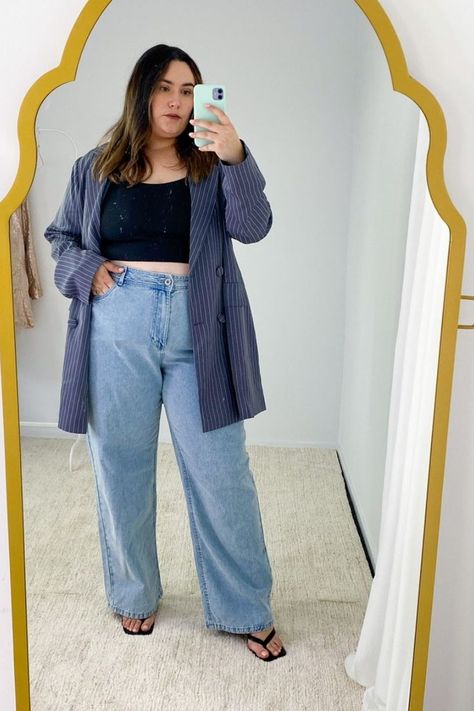 plus size trendy outfit 2022, wide leg jeans and blazer outfit, curvy fashion inspo, plus size outfit inspo, matilda djerf plus size, plus size fall outfit inspo, plus size winter outfit inspo, smart casual outfit, ootd, ootn Wide Leg Jean Plus Size Outfit, Plus Size Wide Leg Jeans Outfit, Plus Size Smart Casual, Outfit Wide Leg Jeans, Wide Leg Jeans Plus Size, Outfit Wide Leg, Ootd Plus Size, 90s Style Jeans, Casual Trendy Outfits