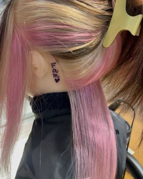 CLT Colorist 🌈💕💇🏾‍♀️ on Instagram: "Neapolitan Color 🍦💖🤎" Neopolitan Hair Dye, Nepolation Hair, Neopolotin Hair, Neapolitan Hair Color, Neopaliton Hair, Neapolitan Hair, Chocolate Mint, Nails And Hair, Love Rainbow