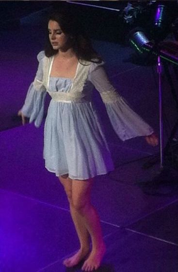 Lana Del Rey Blue Outfit, Lana Concert Outfit, Lana Del Rey Outfits Inspiration, Lana Del Rey Dress, Lana Del Rey Concert Outfit, Lana Outfits, Lana Del Rey Outfits, Lana Dress, Lana Del Rey Concert