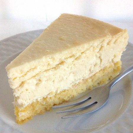 Brooklyn-Style Cheesecake - with a sponge cake base or crust Cakes Coconut, Cakes Strawberry, Coconut Cakes, Butter Cakes, Rich Cheesecake, Lemon Cakes, Carrot Cakes, Cakes Chocolate, Cake Vanilla