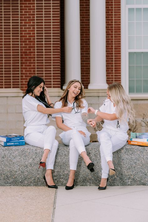 Medical Graduation Photoshoot, Nursing Group Pictures, Nurse Graduation Pictures Friends, Nursing Graduation Pictures With Friends, Medical Photoshoot Ideas, Graduation Photoshoot Nursing, Group Nursing Graduation Pictures, Trio Graduation Pictures, Nursing School Photoshoot