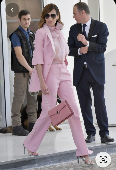 Light Pink Suits Women, Pink Suits Women, Pink Suits, Monochromatic Fashion, Look Rose, Monochromatic Outfit, Coenzyme Q10, Pink Suit, Woman Suit Fashion