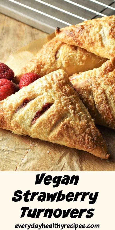 Strawberry Recipes Vegan, Strawberry Turnovers, Vegetarian Sweets, Vegan Pastries, Fruit Pastries, Uk Food, Vegan Baking Recipes, Desserts Vegan, Puff Pastry Recipes