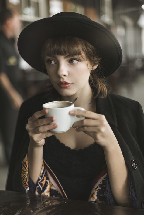 Beatriz Parizotto by Tom  - Pinterest Women, Coffee Shop Photography, Photographie Portrait Inspiration, Coffee Girl, Poses References, Female Portraits, Photography Poses Women, 영감을 주는 캐릭터, Portrait Poses