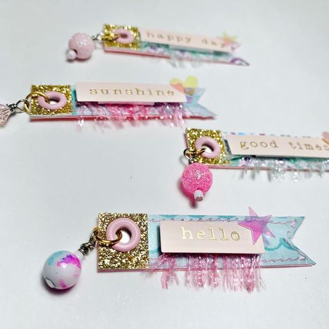 Embellishment Clusters, Mail Craft, Cardstock Crafts, Scrapbook Embellishments Diy, Diy Embellishments, Paper Embellishments, Diy Crafts For Girls, Mini Albums Scrap, Embellishment Diy