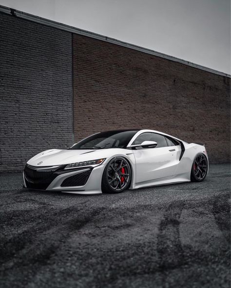 Tire Marks, Wallpaper Luxury, New Luxury Cars, Acura Nsx, Exotic Sports Cars, Cars Vintage, Concept Car Design, Nice Cars, Jdm Cars