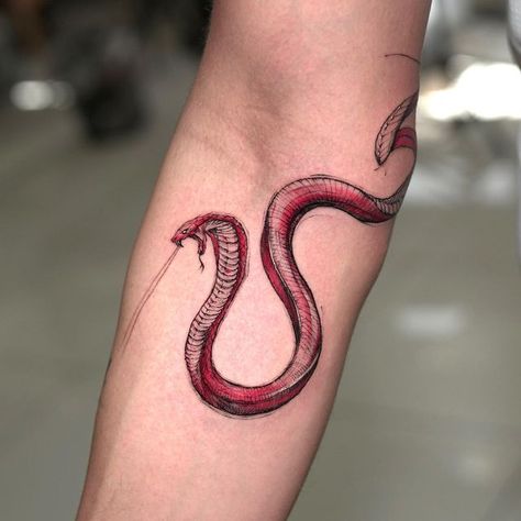 Red Cobra Tattoo, Red Snake Tattoo, Cobra Tattoo, Lighthouse Tattoo, Cool Arm Tattoos, Warrior Quotes, Snake Tattoo, Busan, Picture Tattoos