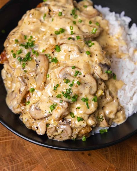 Creamy Mushroom Chicken - GENIUS EATS Creamy Chicken And Mushroom Recipes, Mushroom Chicken Recipe, Organic Dinner Recipes, Creamy Chicken Mushroom, Chicken Mushroom Casserole, Cream Of Mushroom Chicken, Chicken With Mushrooms, Creamy Mushroom Chicken, Chicken Mushrooms