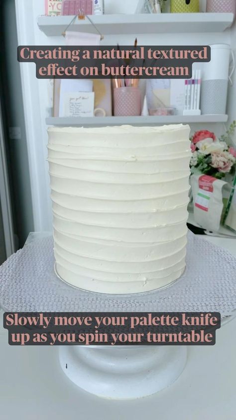 Cheap Wedding Cakes, Buttercream Cake Designs, Decorating Frosting, Frosting Techniques, Cake Decorating For Beginners, Cake Decorating Frosting, Gateaux Cake, Cake Decorating Videos, Cake Decorating Designs