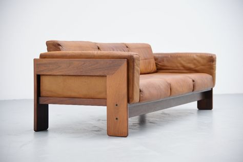 Bastiano Sofa, Tobia Scarpa, Sofa Manufacturers, Diy Couch, Happy Design, Modern Armchair, Leather Cushion, Furniture Details, Folding Doors