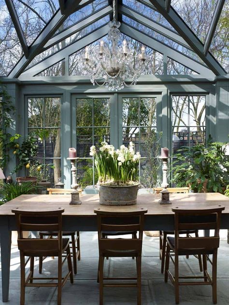 conservatory-greenhouse-dining-table Conservatory Greenhouse, Sunroom Decorating, Sunroom Designs, Conservatory Dining Room, Conservatory Dining, Greenhouse Plans, Diy Greenhouse, Casa Exterior, Cool Ideas