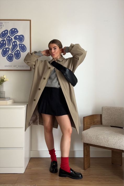 About Uniqlo kuratiert auf LTK Grey Jumper, Black Mini Skirt, Black Mini, Fall Vibes, Instagram Fashion, Sock Shoes, Uniqlo, What To Wear, Trench Coat