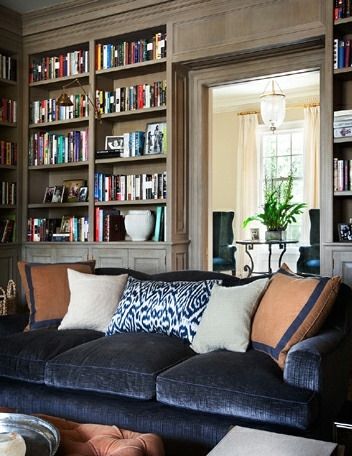 Gray Bookshelves, Sofa Library, Navy Velvet Sofa, Blue Velvet Couch, Den Library, Navy Sofa, Lacquered Walls, Blue Velvet Sofa, Interior Minimalista