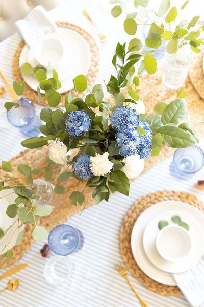 Need inspiration for Father's Day table decorations? Blogger Stephanie Ziajka shares a handful of Father's Day table setting ideas in today's post on Diary of a Debutante! Click through for the simple Father's Day tablescape! #fathersday #tablescape #tabledecor #tablesettings Summer Bbq Tablescapes, Summer Outdoor Tablescapes, Breakfast Tablescape Ideas, Summer Place Settings, Summer Table Settings Dining Rooms, Summer Tablescapes Outdoor Dining, August Tablescapes, Summer Tablescapes Indoor, Summer Table Settings Outdoor