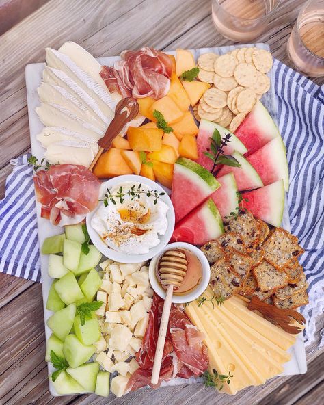 Summer Grazing Board. - DomestikatedLife Small Summer Charcuterie Board, Summer Grazing Board, Backyard Party Food, Platters Ideas, Plate Inspiration, Charcuterie Picnic, Charcuterie Ideas, Food Boards, Grazing Board