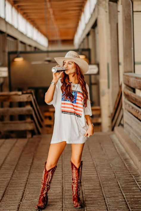 4th Of July Outfit Ideas For Women, Cowgirl 4th Of July Outfit, 4th Of July Western Outfits, Country Fourth Of July Outfit, 4th Of July Cowgirl Outfits, Western 4th Of July Outfit, July 4th Outfits Women, Fourth Of July Outfits For Women, Usa Theme Outfit