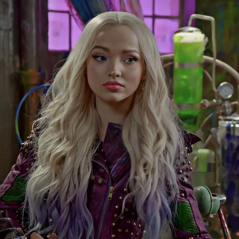 Mal Descendants Aesthetic, Mal Descendants Icon, Mal Aesthetic, Mal Bertha, Dove Cameron Descendants, Disney Descendants Characters, Disney Descendants Mal, Descendants Pictures, Descendants Mal