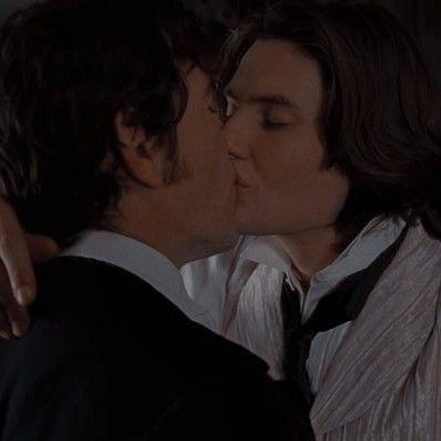 Dorian Gray And Basil, Nightrunner Series, Dark Academia Movies, Dorian Grey, Narnia Prince Caspian, Academia Aesthetics, Alien Aesthetic, Prince Caspian, Lily Evans