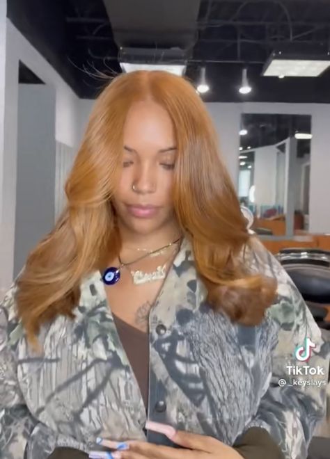 Dye Hair On Brown Skin, Ginger Blonde Natural Hair, Honey Ginger Hair Color Highlights, Honey Blonde Blowout Black Women, Light Copper Hair Black Women, Light Honey Brown Hair Black Women, Ginger Blonde Hair Color, Ginger Carmel Hair, Honey Blonde Quick Weave Black Women