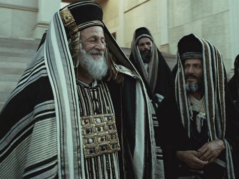 pharisee Biblical Clothing, Biblical Costumes, Gospel Reading, Religious People, Bible Images, Bible Pictures, High Priest, Christian Memes, Torah