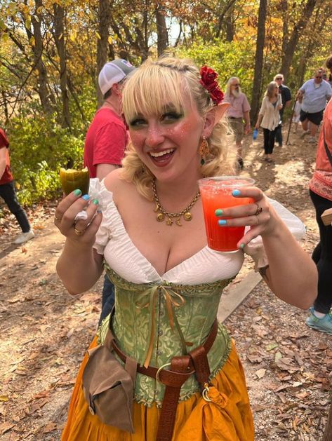 Faire Outfit, Pirate Garb, Medieval Outfit, Ren Faire Outfits, Medieval Fair, Ren Faire Costume, Corset And Skirt, Girly Fits, Fairy Outfit