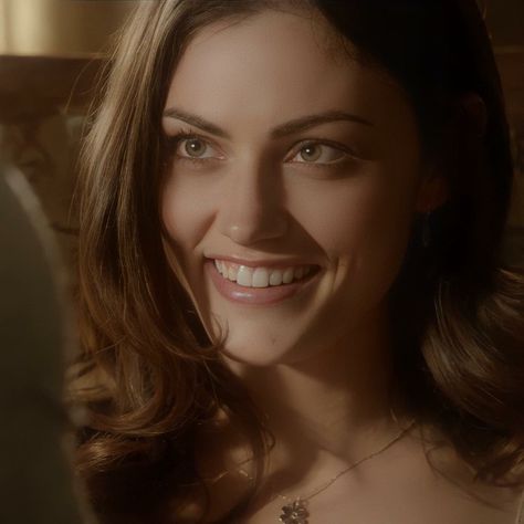 hayley Haley Marshall, Hailey Marshall, Hayley The Originals, Davina Claire, Hayley Marshall, Romantic Films, Magic Aesthetic, Phoebe Tonkin, In The Stars