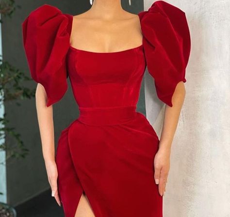 Como Fazer Short, Prom Dresses Burgundy, Red Dresses Classy, Red Velvet Dress, Wedding Reception Dress, Vintage Prom, Prom Dresses Vintage, Prom Dresses With Sleeves, Glam Dresses