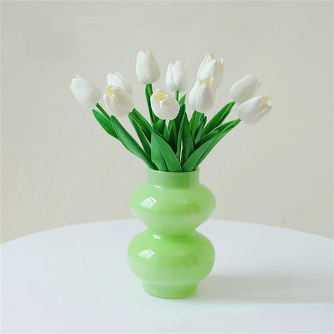 PRICES MAY VARY. 【Elegant Flower Vases for Flowers】JSPYFITS Bouble Vase is perfect for displaying your flower bouquets. This glass vases is not your typical flower container, making it a Eye-catching statement piece in any room. placing fresh flower or dried flowers and artificial flowers. It can refresh your room and bring you a special visual enjoyment.(专利产品） 【Versatile Color Flower Vase】 -The dimensions of the mordern flower vase is 7.1"/18cm x 4.72"/12cm x 2.76"/7cm. This aesthetic vase offe Funky Vase, Glass Bubble Vase, Aesthetic Vase, Funky Vases, Bubble Vase, Vases For Flowers, Table Flower, Wedding Party Table, Glass Bubble