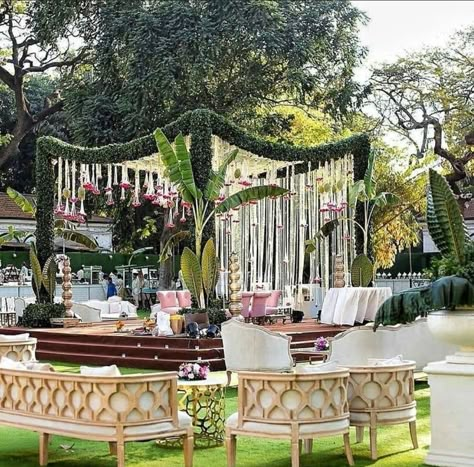 Indian Outdoor Wedding Decor, Floral Mandap, Hindu Wedding Decorations, Small Wedding Decor, Mandap Design, Design For Wedding, Wedding Decor Photos, Wedding Entrance Decor, Wedding Stage Design