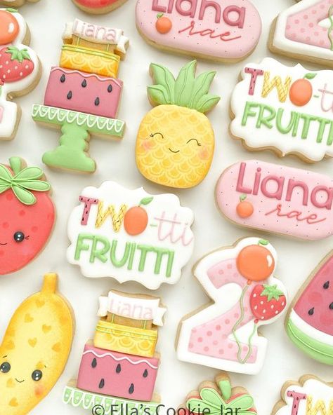 Twotti Fruity Party Food, Twotti Fruity Party, Twotti Fruitti, Twotti Fruity, Tutti Frutti Birthday Party, Fruity Cookies, Fruit Birthday Party, Pineapple Birthday, Fruit Birthday