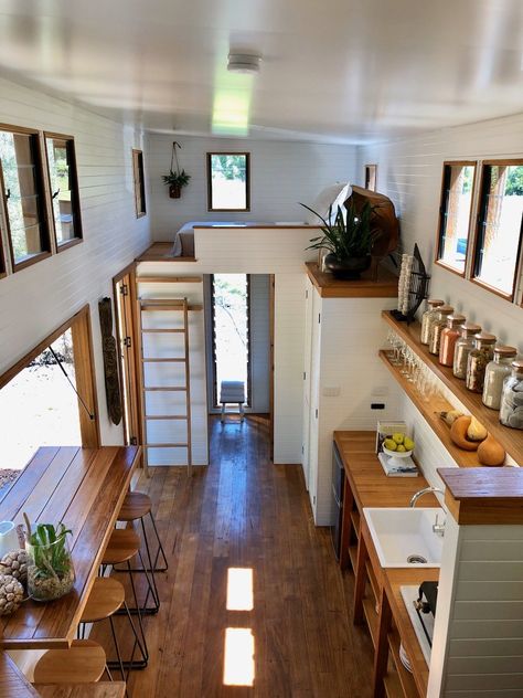 Modern Cabin House, Tiny House Interior Design, Loft Interior, Tiny House Inspiration, Modern Tiny House, Tiny House Decor, Tiny House Movement, Tiny House Interior, Tiny House Cabin