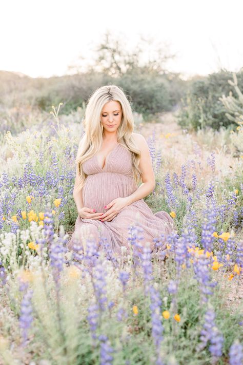 Spring Maternity Photos, Fall Maternity Pictures, Desert Wildflowers, 28 Weeks Pregnant, Maternity Photography Family, Maternity Photography Poses Outdoors, Outdoor Maternity Photos, Cute Pregnancy Pictures, Maternity Photo Outfits