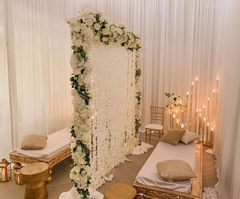 Outdoor Nikkah Decor, Nikkah Decor Ideas, Small Nikkah Ideas, Outdoor Nikkah, Small Nikkah, Peaceful Wedding, Nikkah Ideas, Nikkah Decor, Haldi Ceremony Decorations