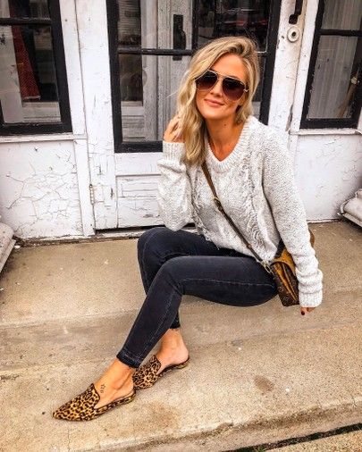 Mules Outfit, Leopard Print Shoes, Fall Winter Wardrobe, Print Shoes, Gray Sweater, David Beckham, Mode Inspiration, Summer Outfits Women, Fall Winter Outfits