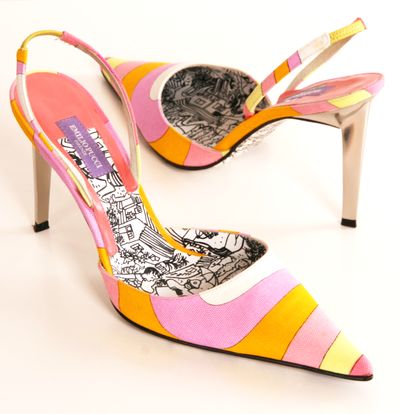 Emilio Pucci Heels (I would love to costume the entire cast of Seussical, the Musical in Pucci. Imagine) Shoes 2022, Glass Slippers, Chic Shoes, Kinds Of Shoes, Gorgeous Shoes, Fabulous Shoes, Slingback Heel, Crazy Shoes, Shoe Obsession