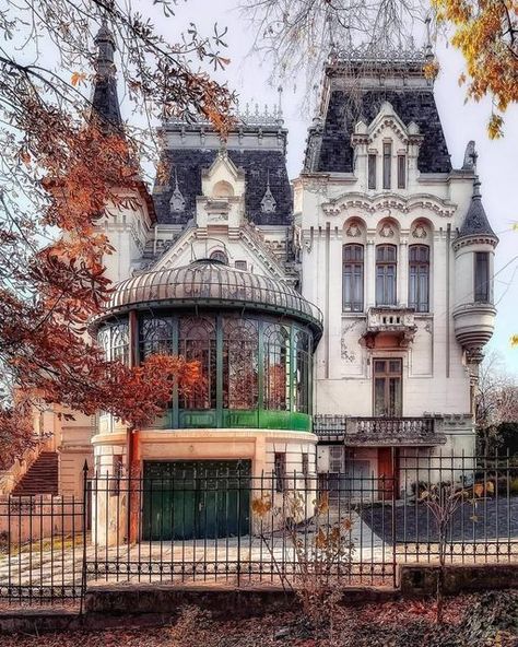 Second Empire House, Empire House, Victorian Homes Exterior, Victorian Style Homes, Casas The Sims 4, Bucharest Romania, Victorian Architecture, House Portraits, Architecture Old