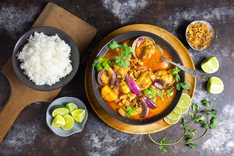 Chicken Massaman Curry with Wheat Beer Chicken Massaman, Chicken Massaman Curry, Massaman Curry Paste, Curried Butternut Squash Soup, Massaman Curry, Meat Recipe, Wheat Beer, Thai Dishes, Serious Eats