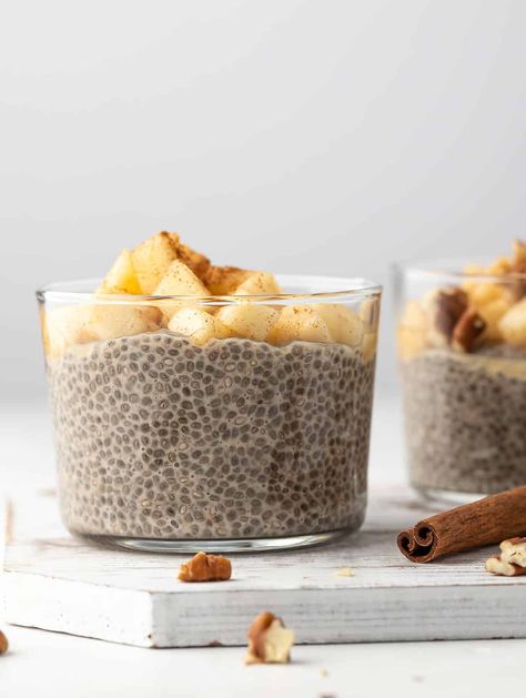 Apple Pie Protein Chia Seed Pudding via @cookinwithmima Apple Chia Seed Pudding, High Protine, Protein Chia Seed Pudding, Apple Chia Pudding, Brekkie Ideas, Protein Chia Pudding, Chai Pudding, Chia Seed Pudding Recipe, Overnight Chia Pudding