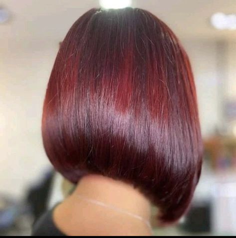 Cool Red Hair, Best Red Hair Color, Plum Red Hair, Reverse Bob, Red Hair Colors, Naturally Wavy Hair, Deep Red Hair, Red Hair Color Ideas, Red Hair Looks