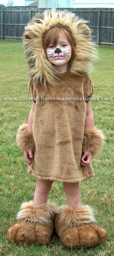 my friend is throwing an "animal (birthday) party" this weekend and I am going as a lion.... cute costume ;) Wild Animal Costume, Animal Costume Ideas, Lion Costume Diy, Costume Lion, Diy Fantasia, Lion King Costume, King Costume, Baby Kostüm, Lion Costume