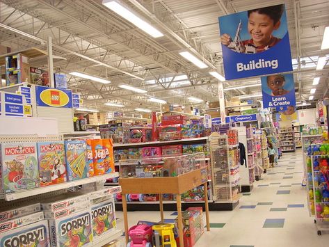 Toys R US interior | Toys R Us #8369 (30,000 square feet) 12… | Flickr 2000s Toys, Nostalgia 2000s, Nostalgic Pictures, Nostalgia Core, Instagram Shopping, 2000s Nostalgia, Baby Doll Accessories, Newport News, The 2000s