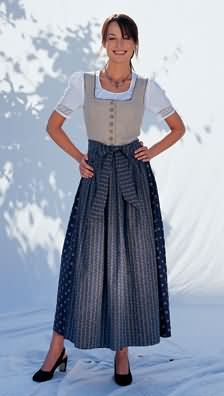 Burda 8448 Since I bought the Lederhosen pattern, how could I pass on the matching Dirndl? Similar to the lederhosen, I may never make it up, but I still find it entertaining. Dirndl Dress Pattern, Dirndl Costume, Norwegian Dress, Dirndl Pattern, Elsa Style, Dresses Sewing Patterns, Frozen Musical, Dirndl Skirt, German Dress