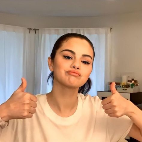 Liz Gilles, Mariana Avila, Selena Gomez Outfits, Selena Gomez Cute, Selena Gomez Photos, Selena Gomez Style, Selena G, Marie Gomez, Meme Faces